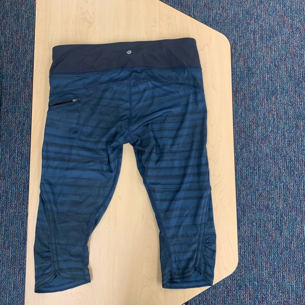 New Lululemon Black Navy wave pants 10